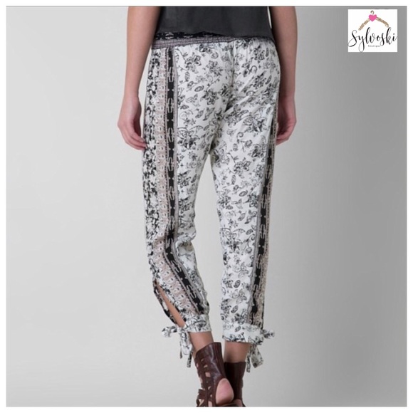 🆕O'Neill Tucker Printed Floral Woven Soft Pant - Picture 5 of 8